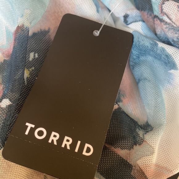 Torrid multi floral Stretch Mesh Crew Neck Ruched Top - Picture 7 of 10